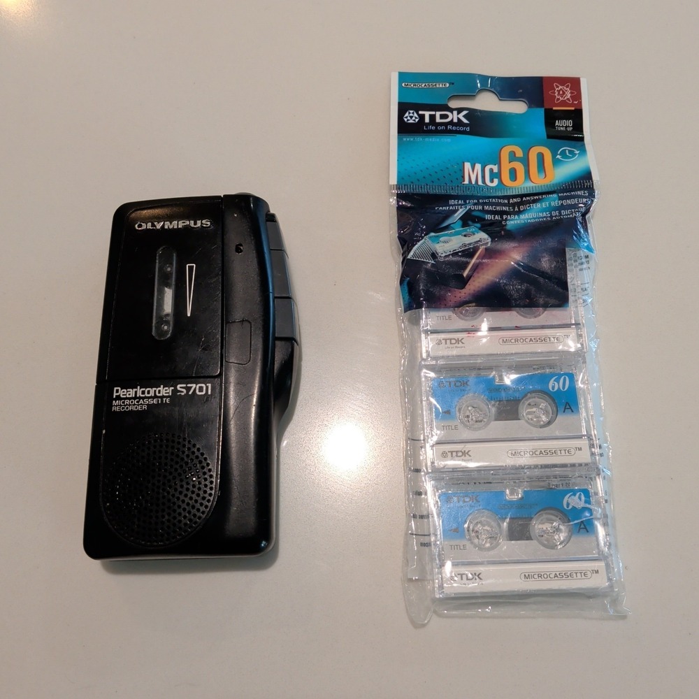 Olympus Pearlcorder S701 MicroCassette Voice Dictation Recorder/3-TDK Mc60